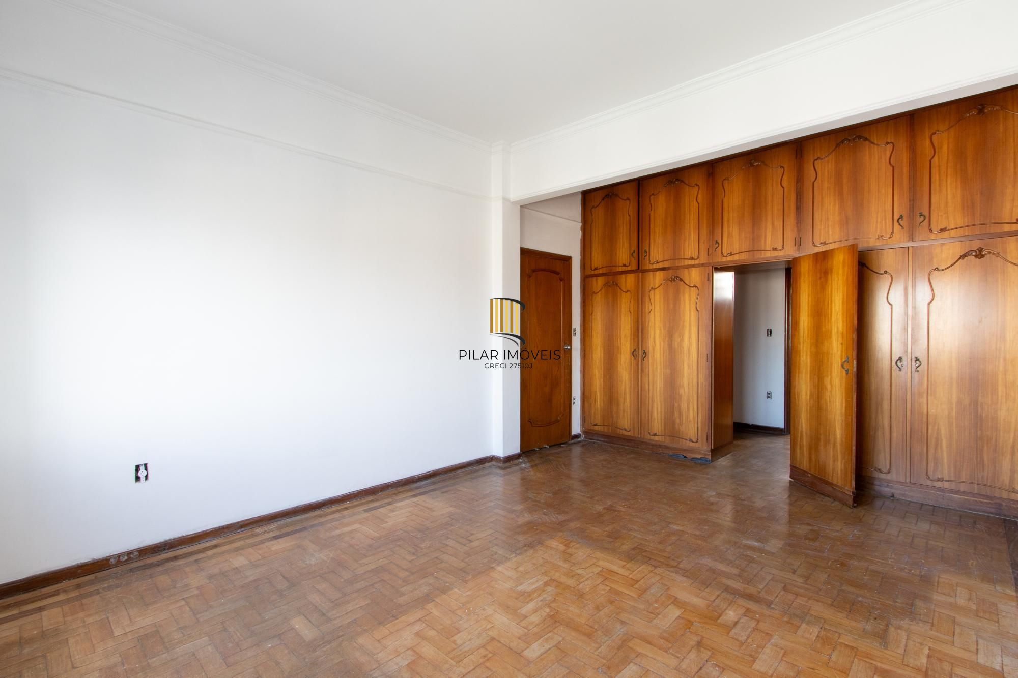 Apartamento para Venda - 238m², 3 dormitórios, sendo 1 suites, 1 vaga - Floresta