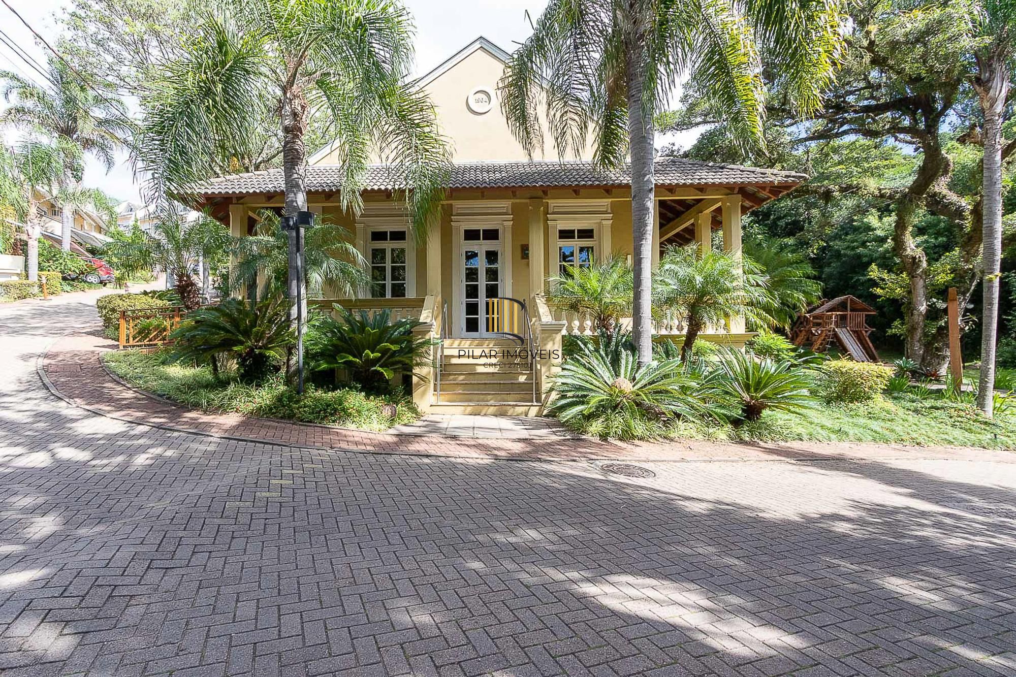 Casa condomínio | 3 dormitórios | 1 Suíte | 240,82 Privativos | 2 Vagas | Bairro Teresópolis