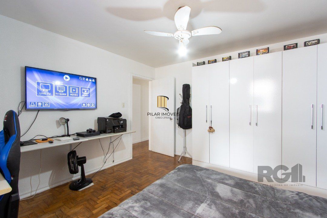 Casa 7 dormitórios no bairro Camaquã