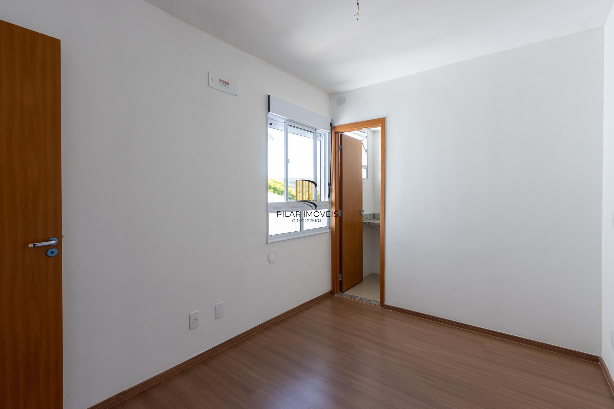 Apartamento no 5 andar de frente com 2 dormitórios