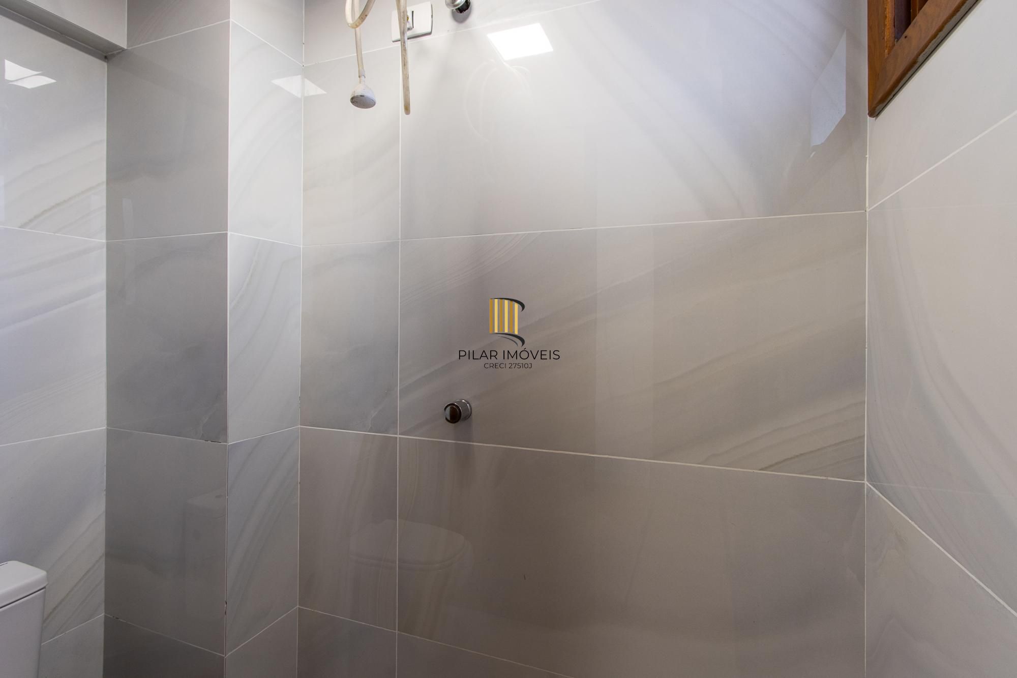 Apartamento com 114.02m², 3 dorm, Petrópolis com lareira e churrasqueira