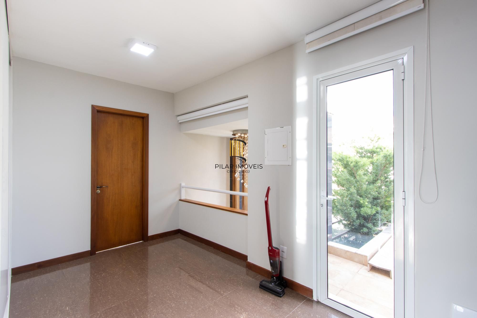 Casa 4 dormitórios com elevador