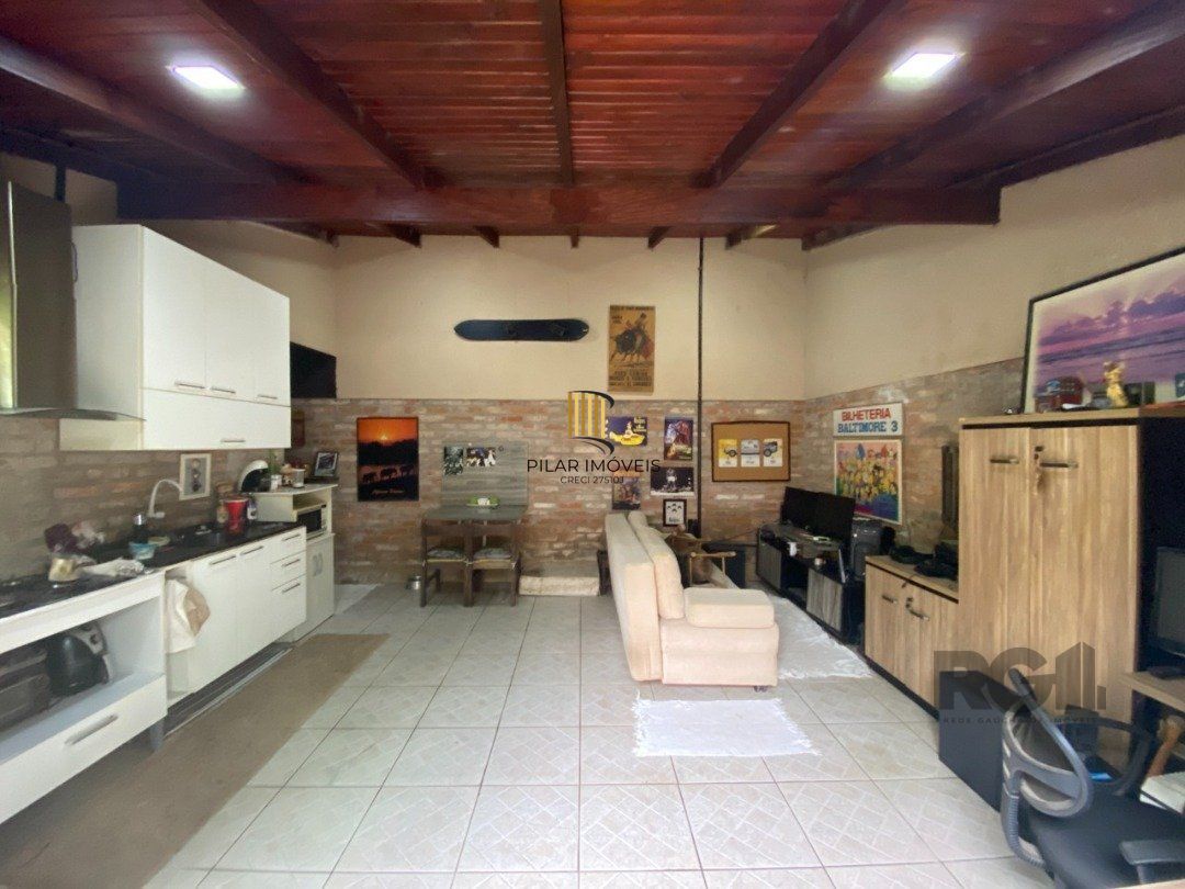 Casa para Venda - 350m², 4 dormitórios, sendo 4 suites, 4 vagas - Tristeza