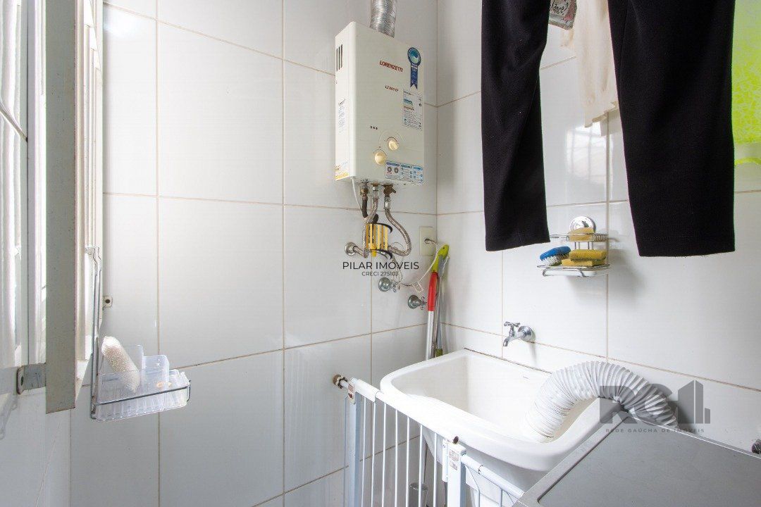 Casa 3 dormitórios no bairro Nonoai