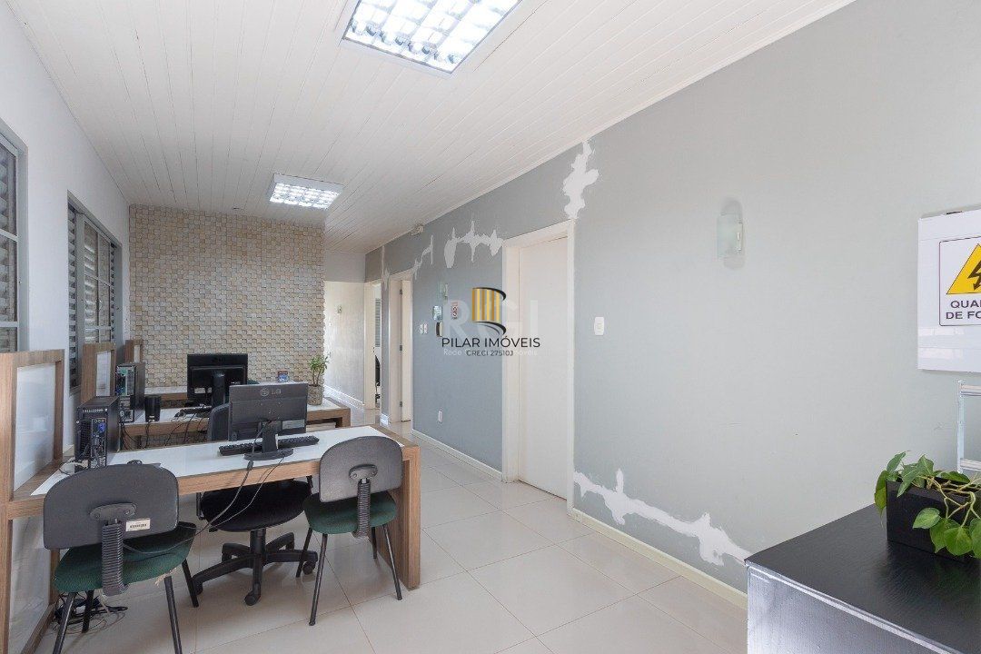 Casa para Venda - 199.62m², 5 dormitórios, 15 vagas - Tristeza