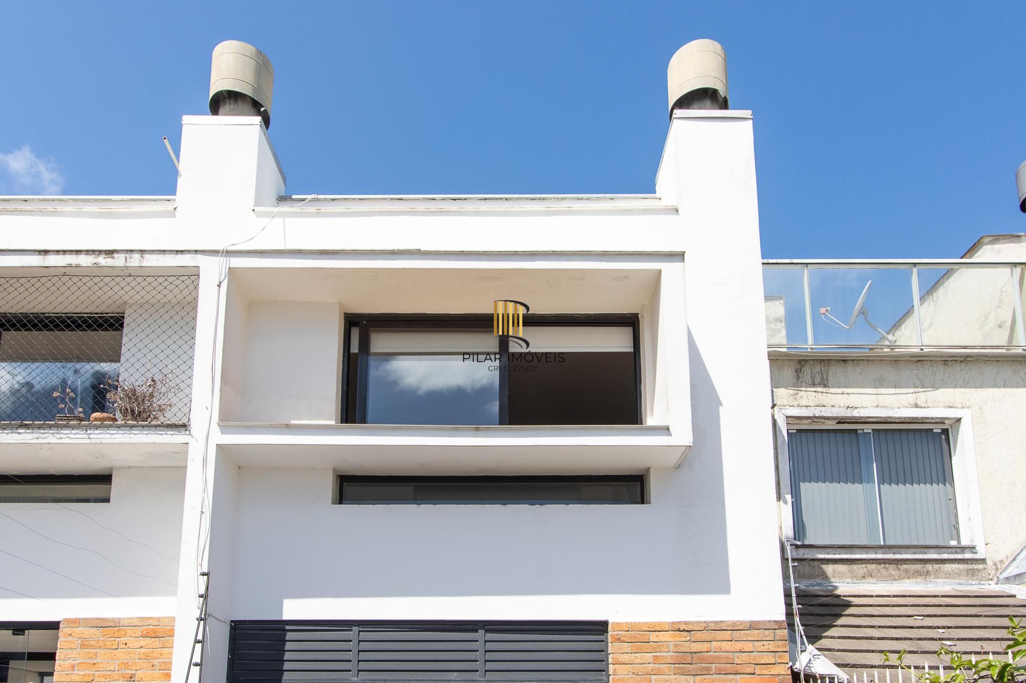 Casa 2 dormitórios no bairro Hípica