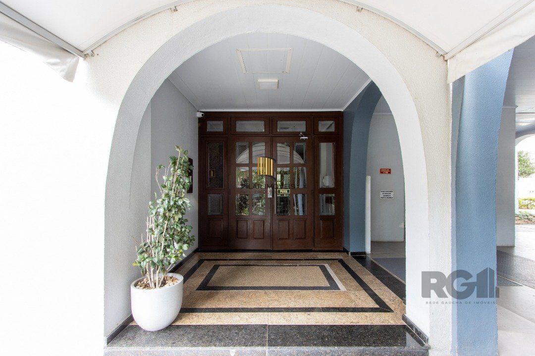Apartamento 3 quartos, 2 banheiros, 1 vaga, condomínio com infra - Bairro Cristal