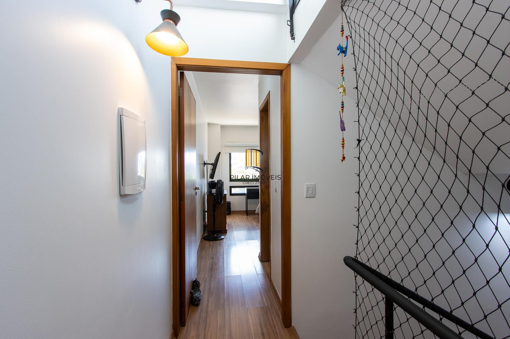 Casa 2 dormitórios no bairro Hípica