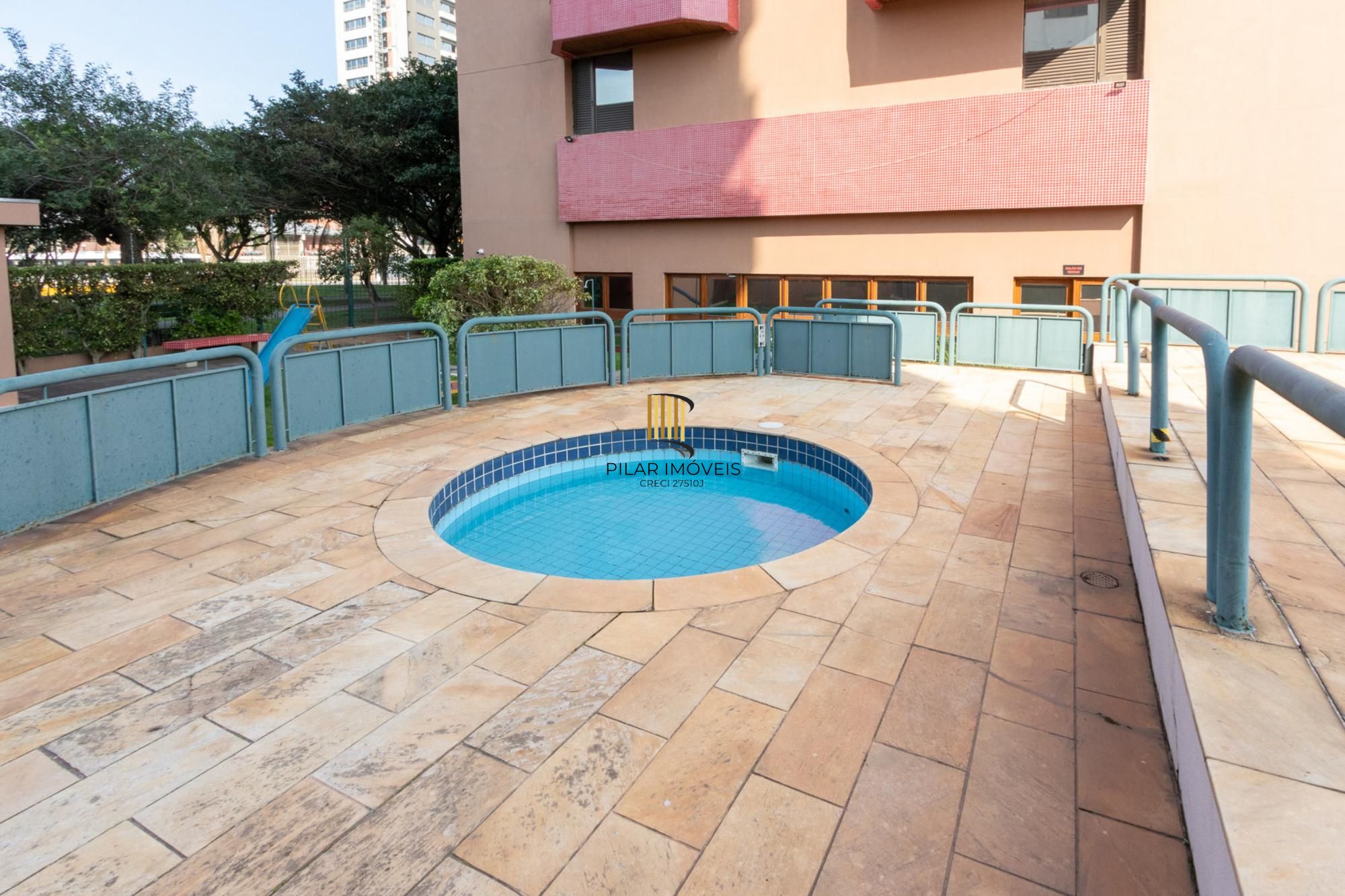 Luagge vende Ap 3 Dorm. de frente para o Marinha.