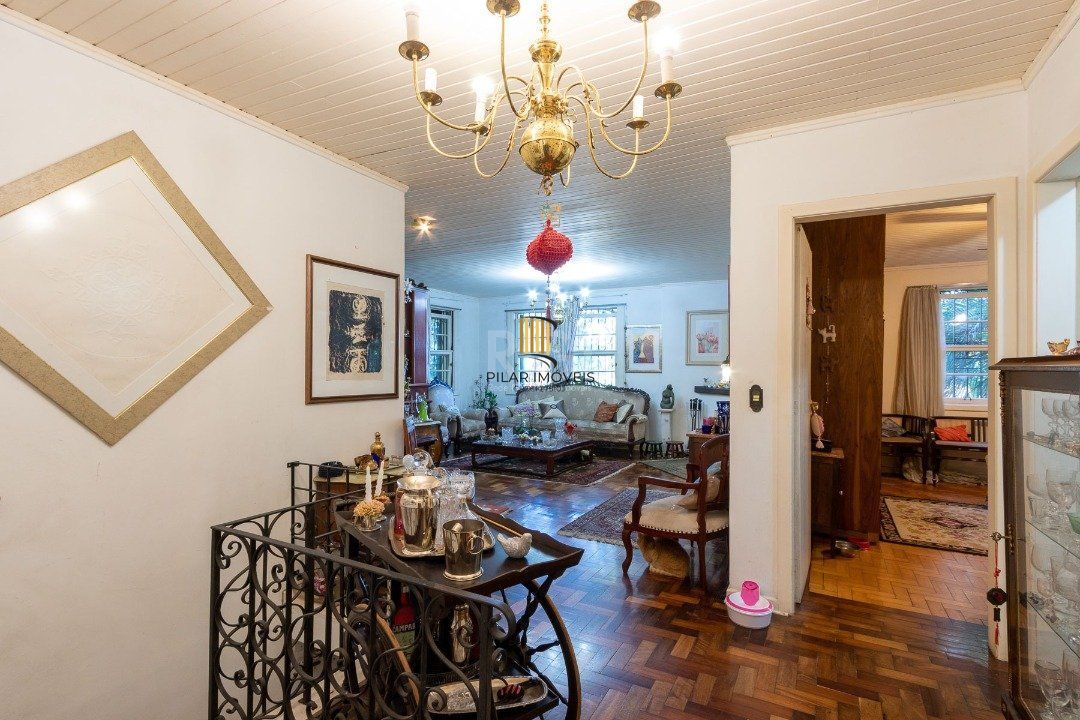 Casa para Venda - 192m², 4 dormitórios, sendo 3 suites, 4 vagas - Tristeza