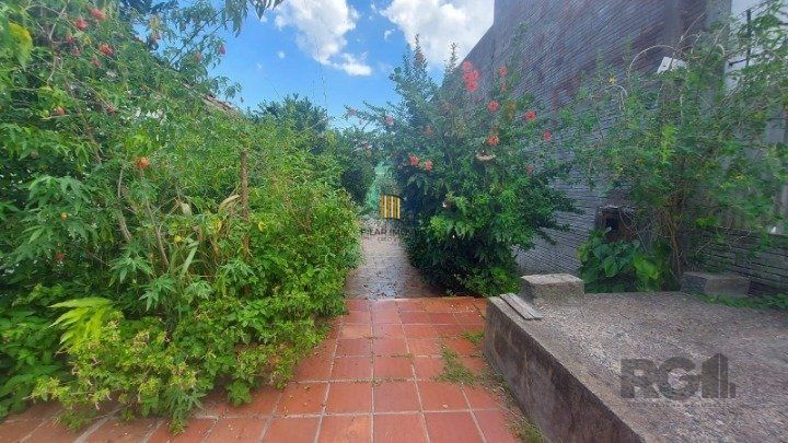 Casa 2 dormitórios no bairro Camaquã