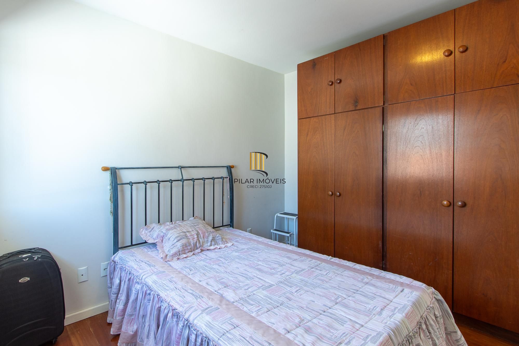 Casa 4 dormitórios no bairro Cristal