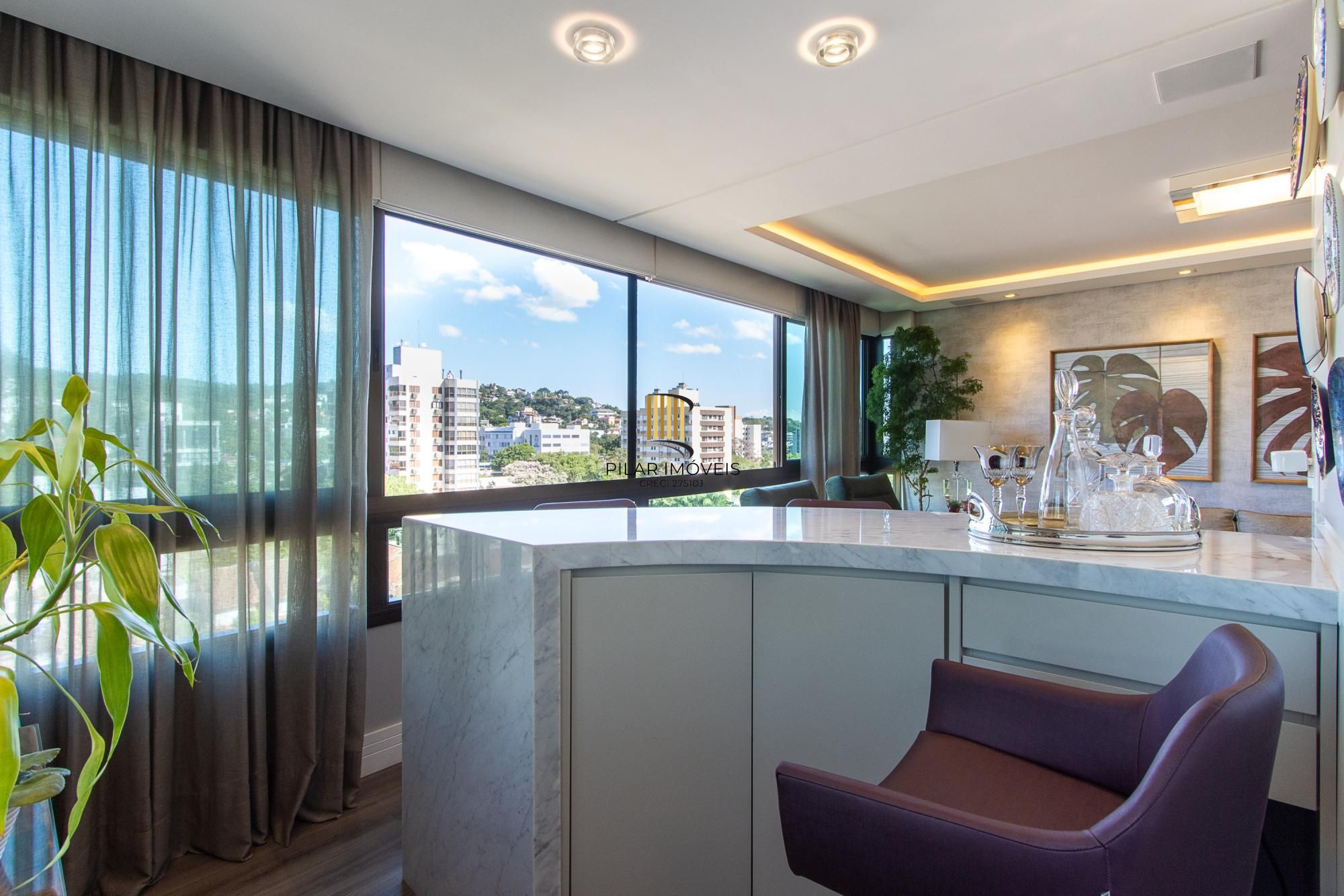 Excelente apartamento de 3 dormitórios, 1 suíte e 2 vagas no bairro Tristeza.