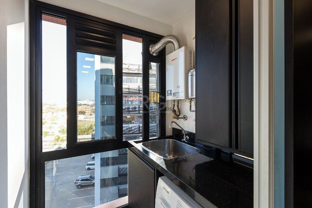 Apartamento | 2 Dormitórios | 1 Suíte | 1 Vaga | Bairro Cristal | Porteira Fechada