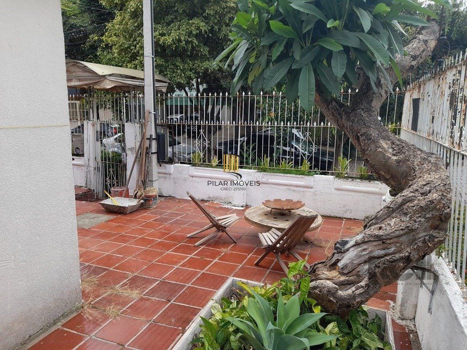 Casa 2 dormitórios no bairro Santana