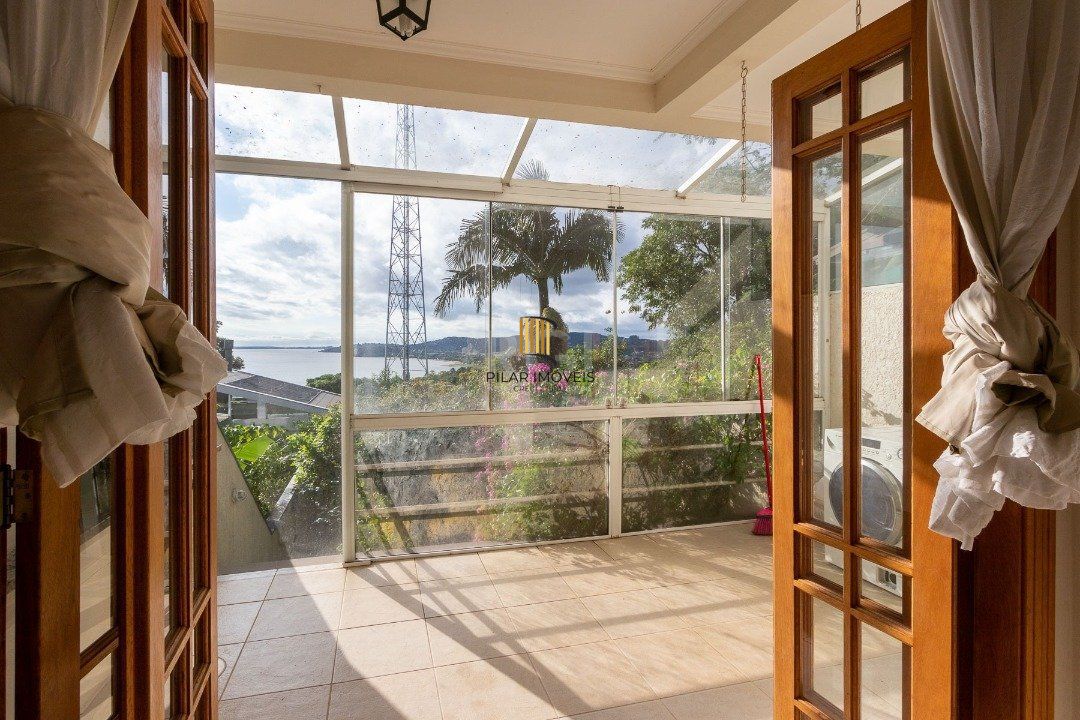 Casa para Venda - 195.96m², 3 dormitórios, sendo 1 suites, 2 vagas - Espirito Santo