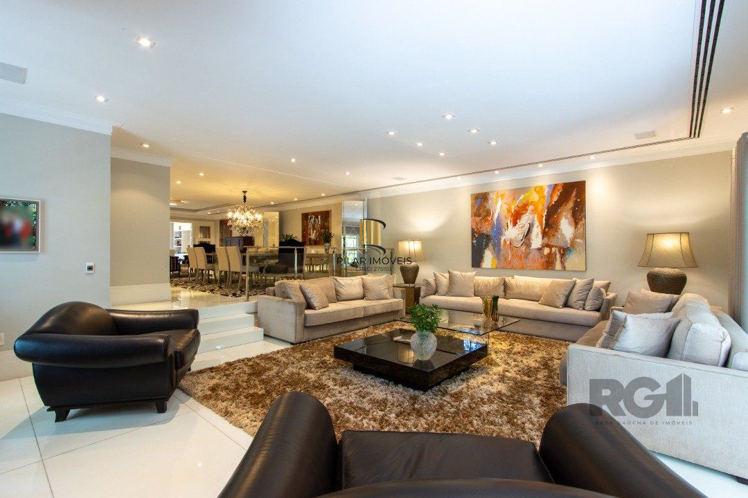 Casa em condominio, mobiliada com 741m² privativos , com 3 suítes- master