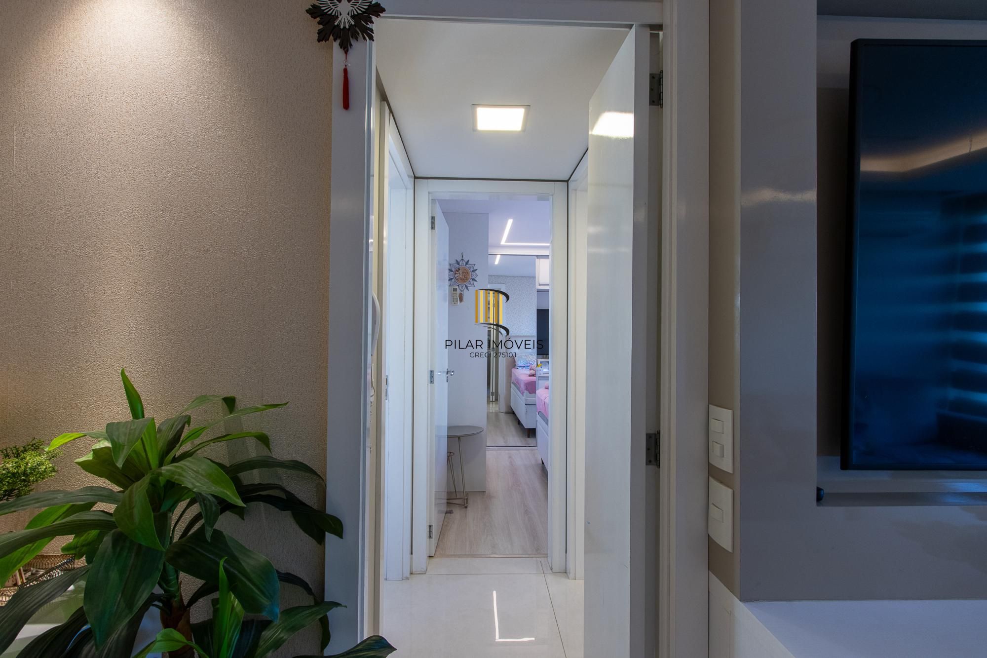 Apartamento com 2 dormitórios no bairro Cavalhada