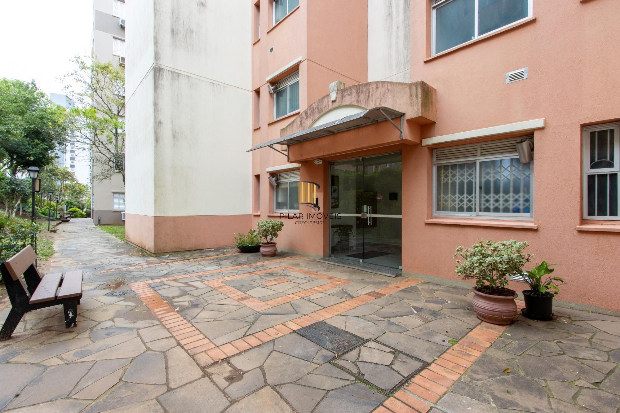 Apartamento Mobiliado e Reformado – Porteira Fechada