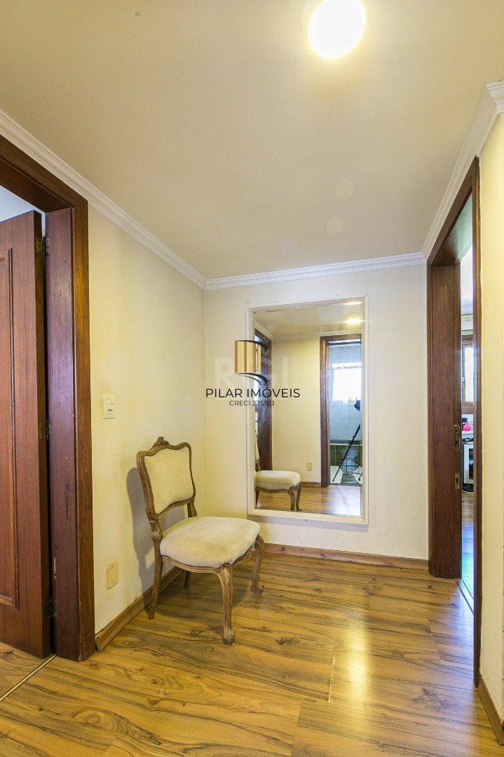 Casa para Venda - 370m², 5 dormitórios, sendo 2 suites, 7 vagas - Vila Assunção