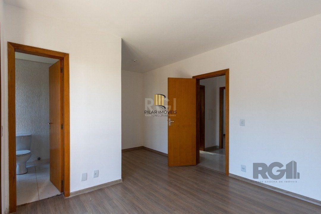 Casa 3 dormitórios no bairro Guarujá