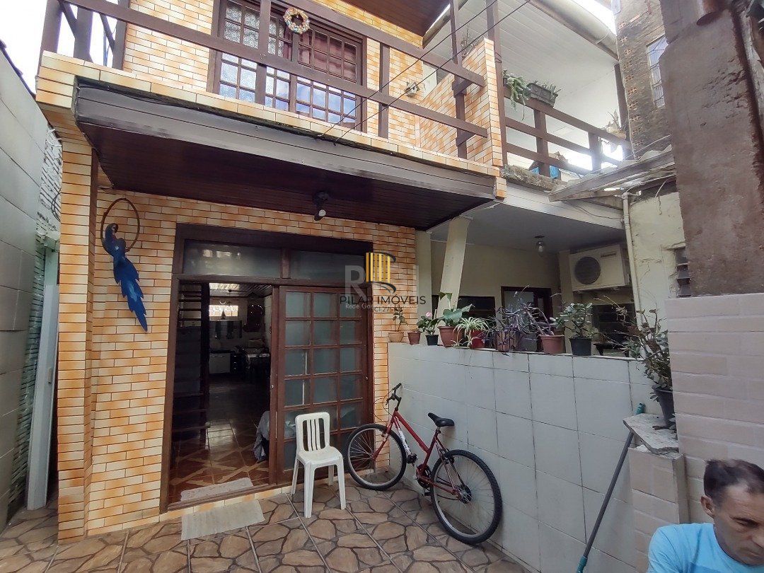Casa para Venda - 400m², 6 dormitórios, Cavalhada - Pilar Imóveis