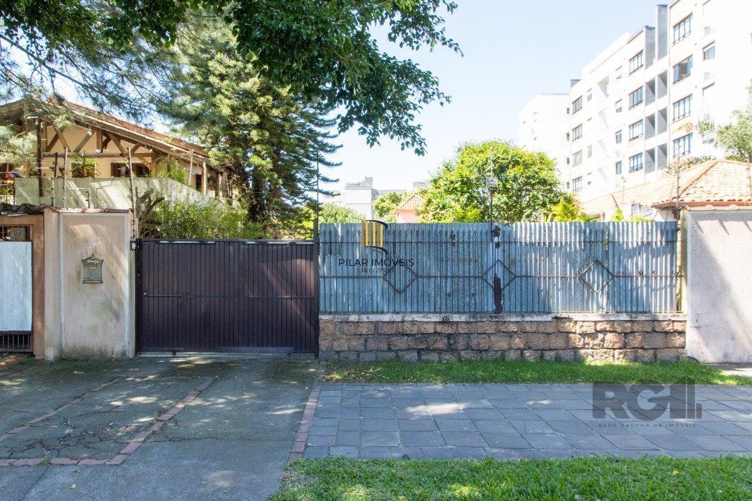 Casa 2 dormitórios no bairro Camaquã