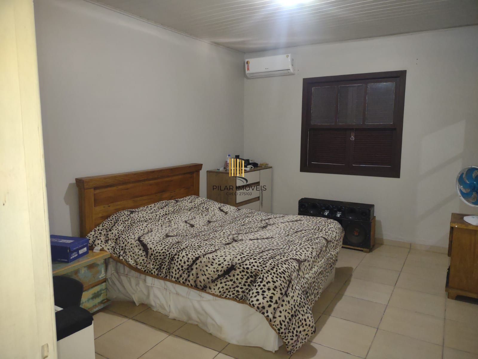 Casa com 4 quartos, suíte, piscina, lareira, churrasqueira em um terreno de 616m².