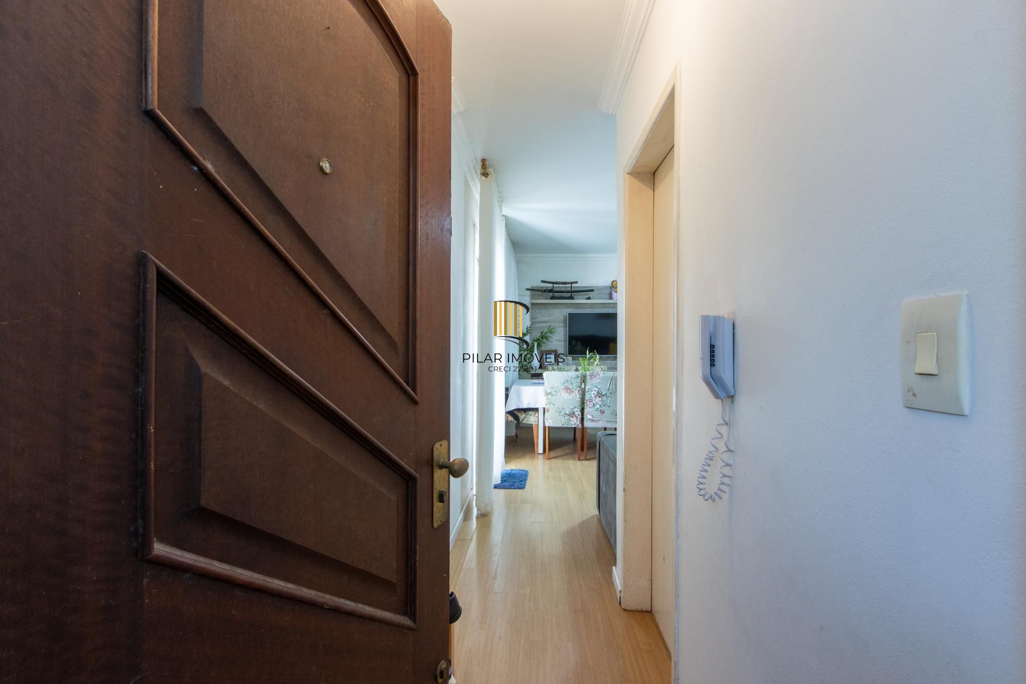 Apartamento com 88m², 2 dormitórios, 1 suíte, vaga coberta, no bairro Tristeza.