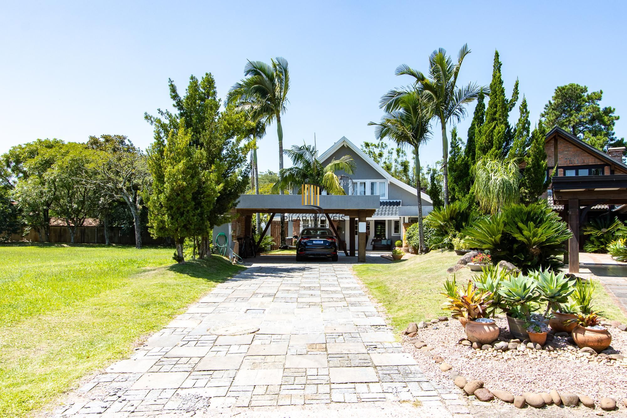 Casa 4 suites no Terra Ville, com home office, estar íntimo, 4 vagas e piscina. - Pilar Imóveis