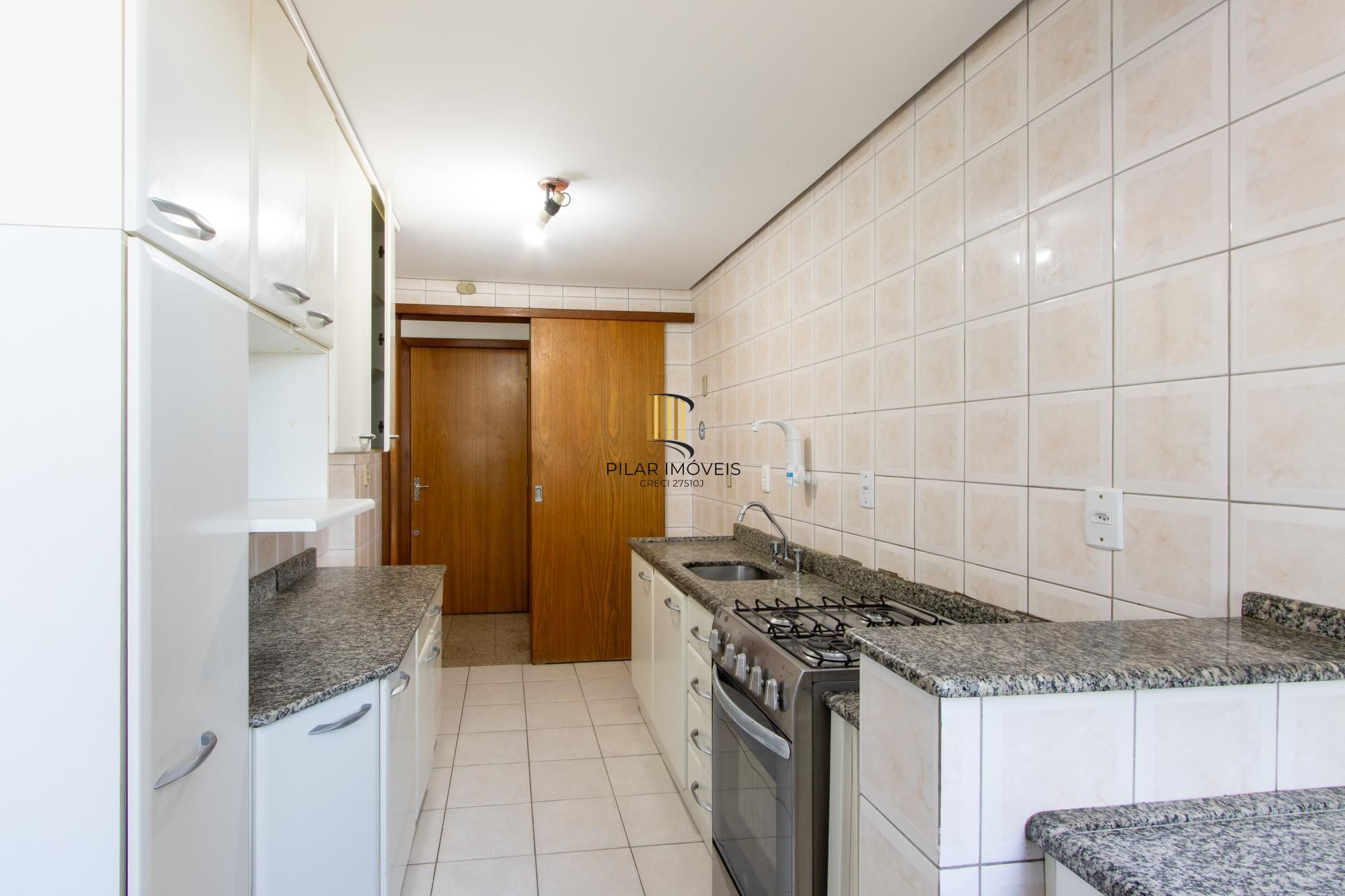 Apartamento 3 dormitórios no bairro Camaquã