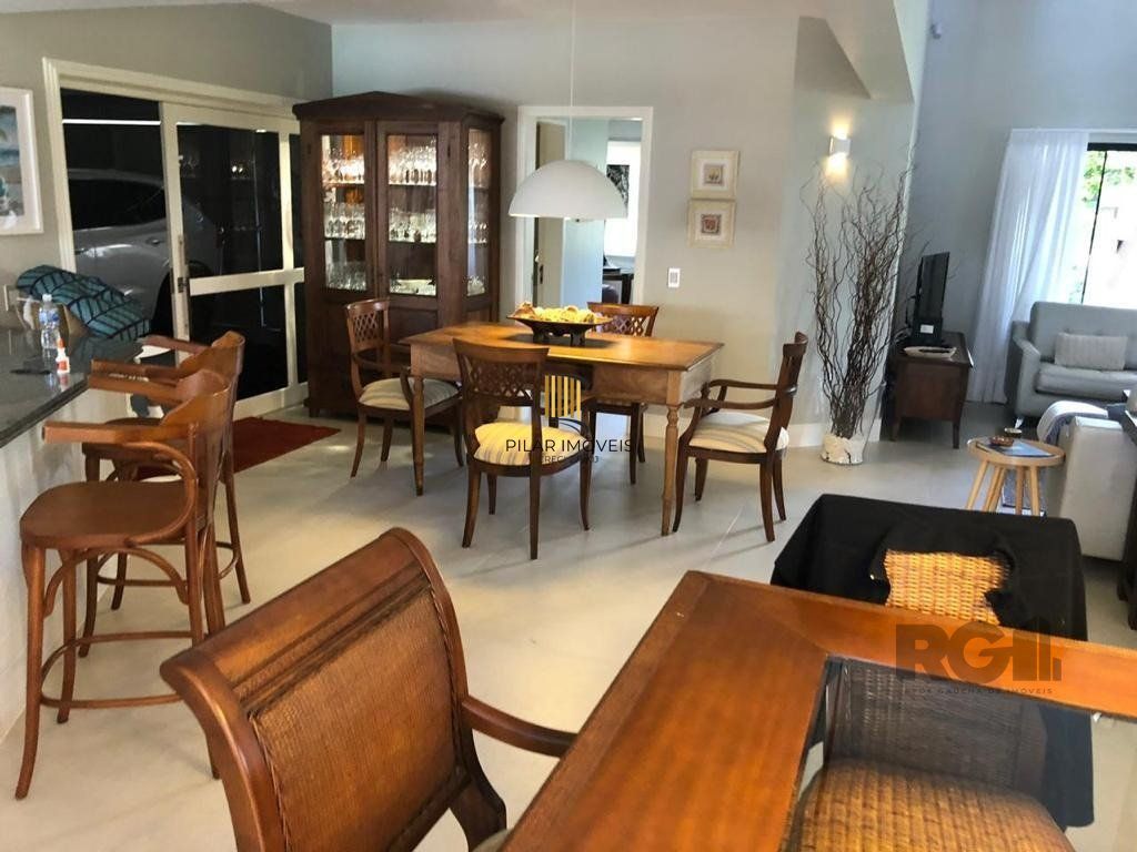 Casa 4 dormitórios no bairro Centro