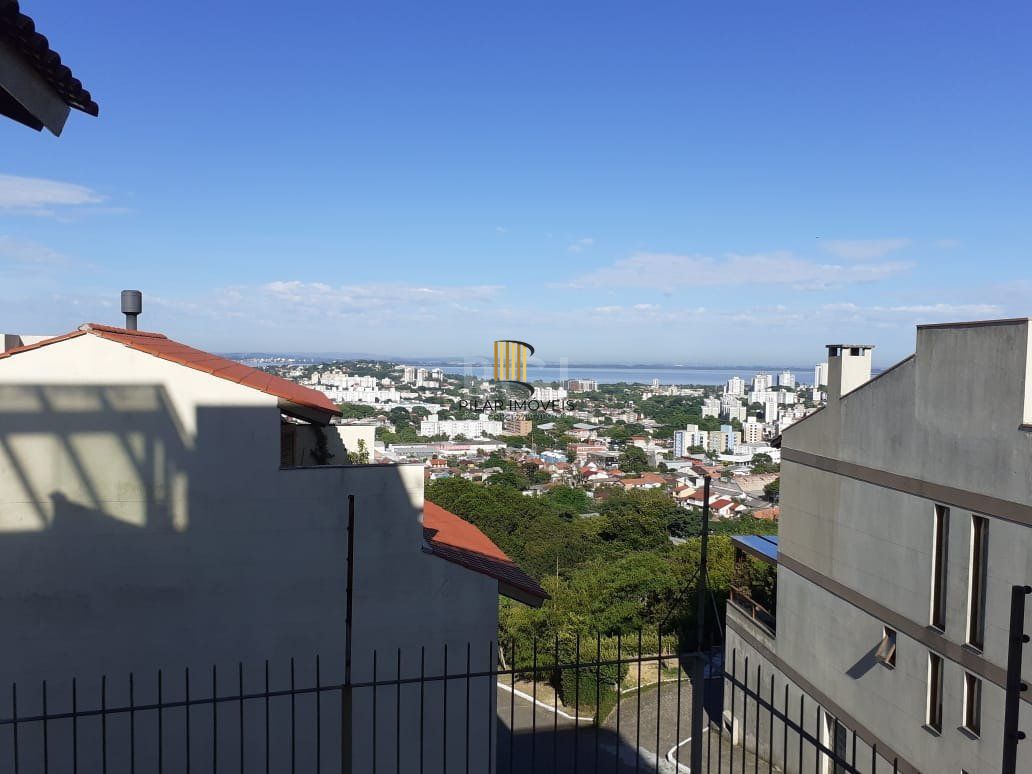 Casa Condominio para Venda - 251m², 4 dormitórios, sendo 2 suites, 2 vagas - Nonoai