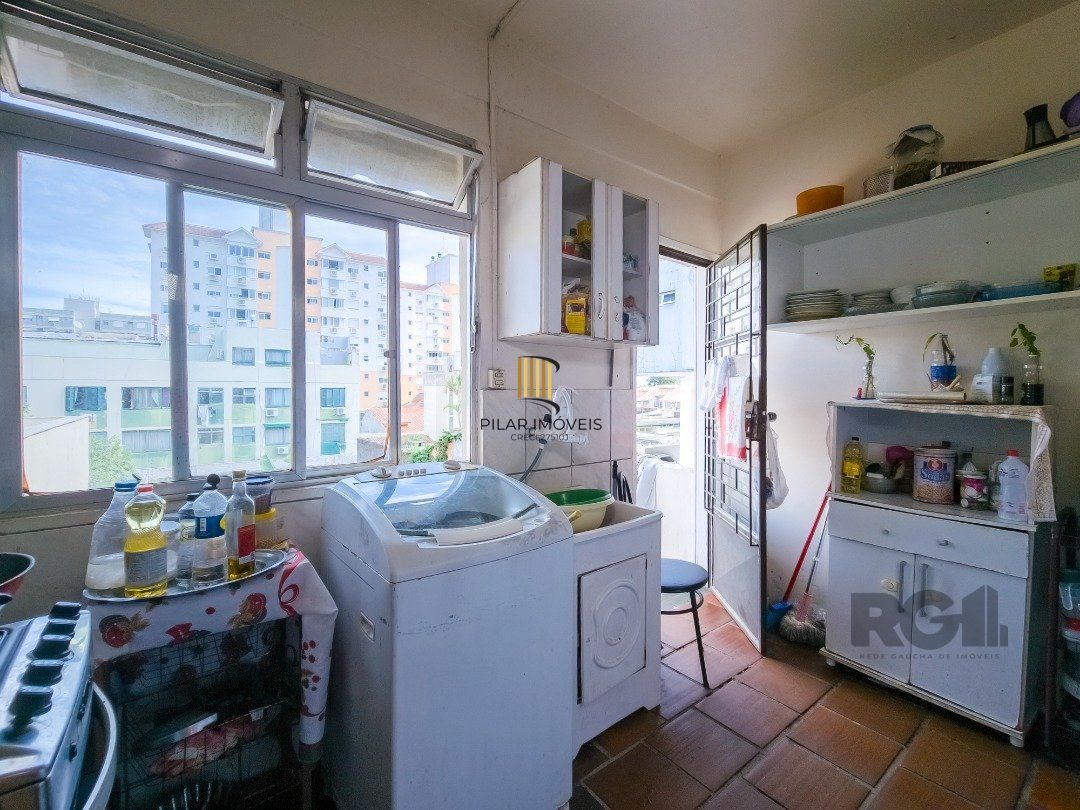 Casa para Venda - 210m², 3 dormitórios, sendo 1 suites, 2 vagas - Tristeza