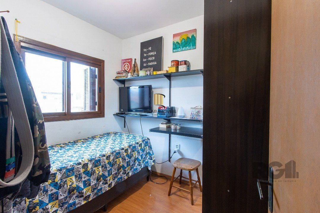 Casa 3 dormitórios no bairro Hípica
