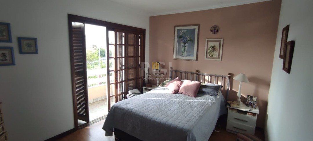 Casa para Venda - 250m², 3 dormitórios, sendo 1 suites, 2 vagas - Ipanema