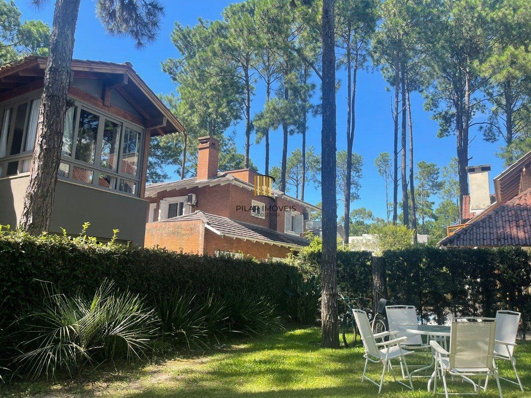Casa de Condomínio 3 dormitórios no bairro Atlântida Sul