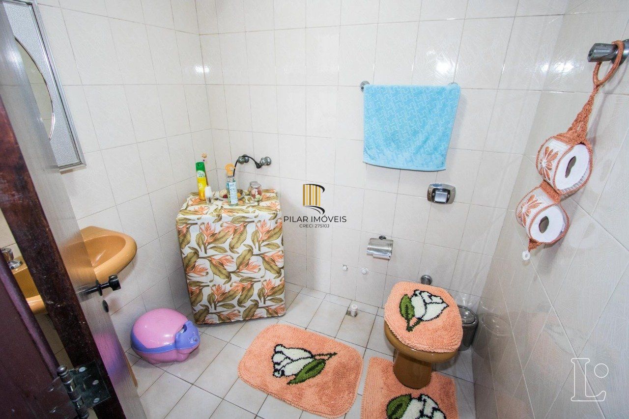 Casa para Venda - 485m², 4 dormitórios, sendo 1 suites, 3 vagas - Cristal