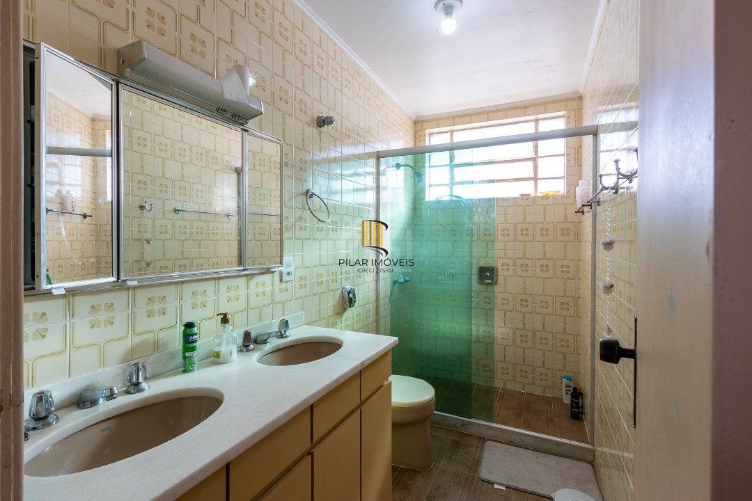 Casa para Venda - 400m², 5 dormitórios, sendo 2 suites, 4 vagas - Vila Assunção
