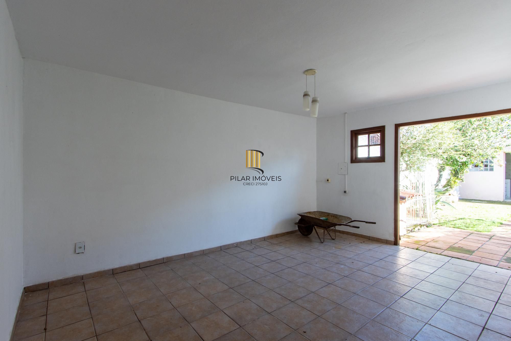 Casa para Venda - 253.35m², 3 dormitórios, sendo 1 suites, 4 vagas - Serraria
