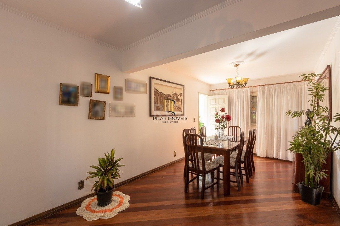 Casa para Venda - 280m², 3 dormitórios, sendo 1 suites, 2 vagas - Nonoai