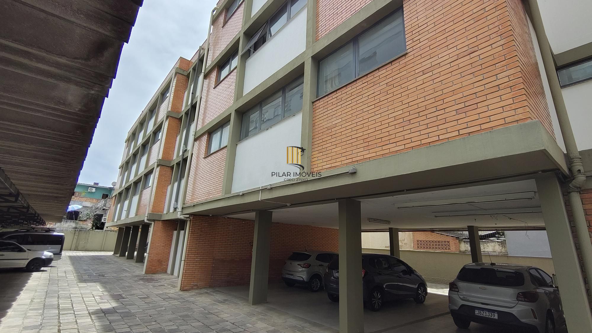 Prédio Comercial no bairro Menino Deus.