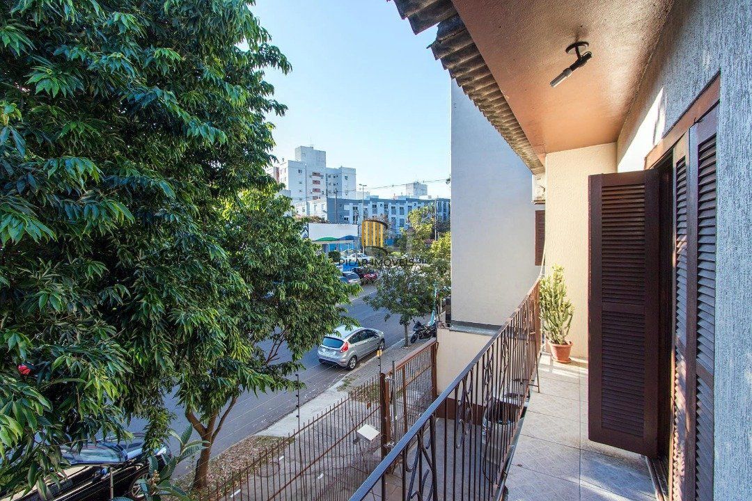 Casa para Venda - 229.18m², 4 dormitórios, sendo 4 suites, 5 vagas - Cavalhada