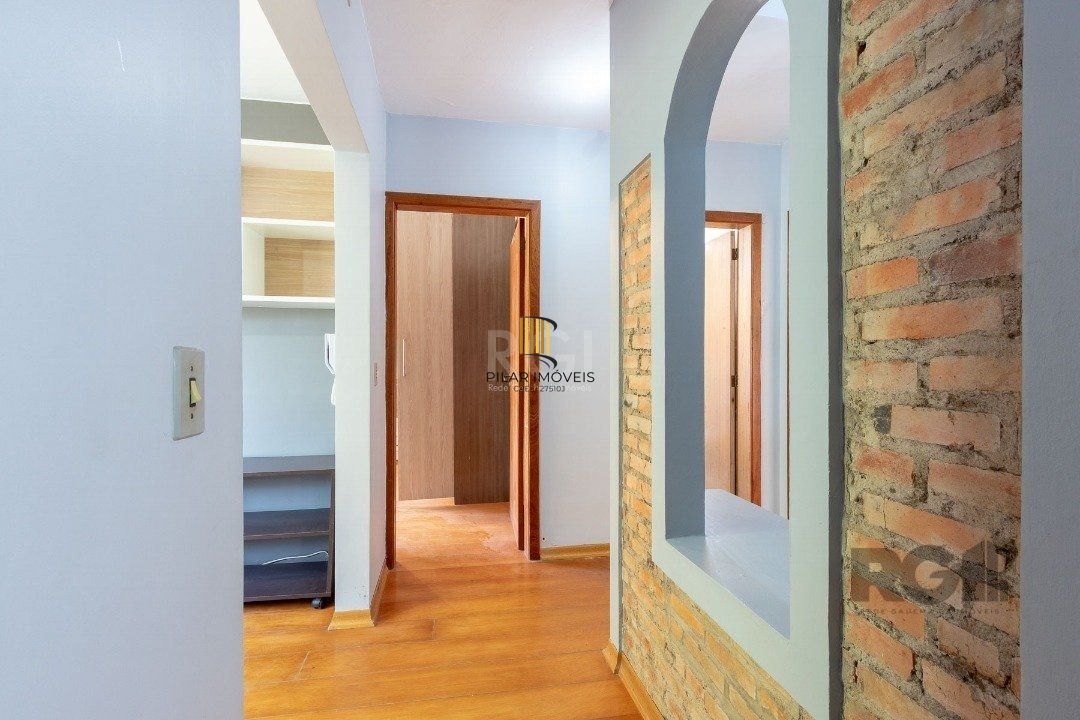 Casa em condomínio com 3 dormitórios, 3 banheiros no bairro Cristal