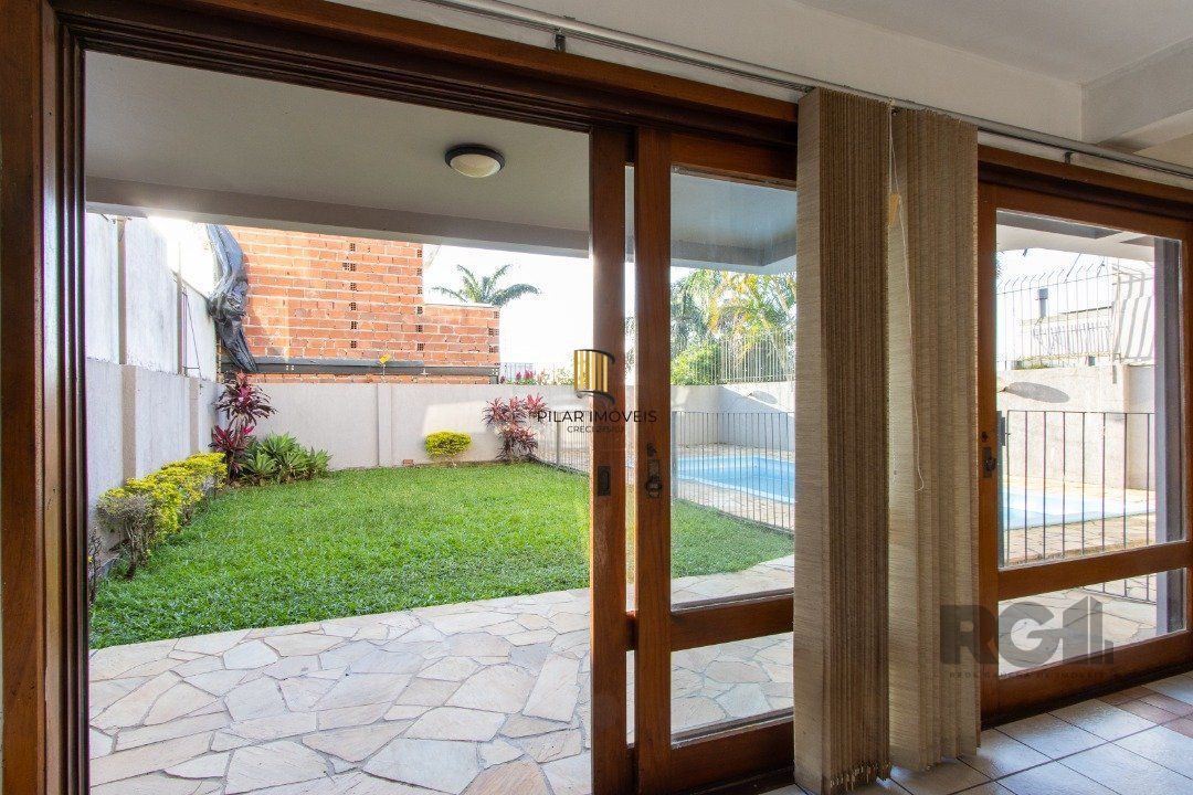 Casa 3 dormitórios no bairro Ipanema