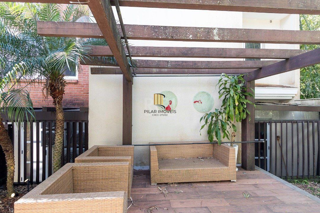 Casa Condominio para Venda - 380m², 3 dormitórios, sendo 3 suites, 4 vagas - Pedra Redonda