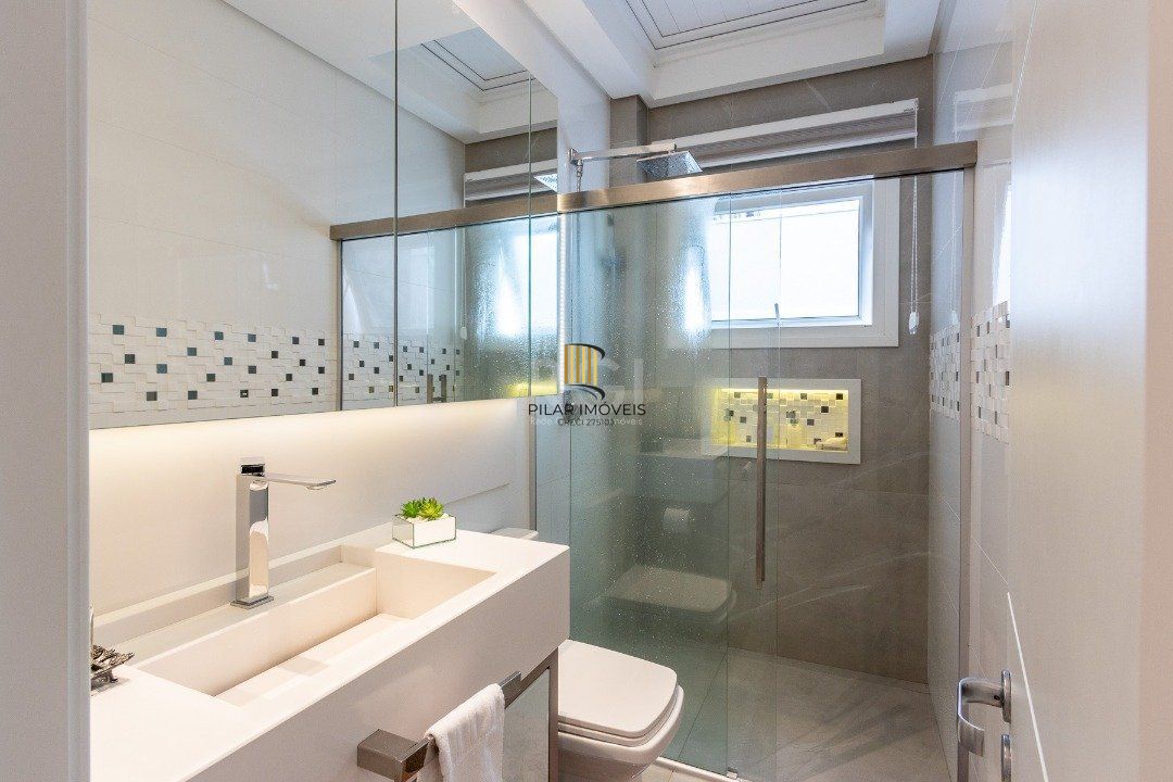 Casa Condominio para Venda - 239.3m², 3 dormitórios, sendo 2 suites, 6 vagas - Distrito Industrial