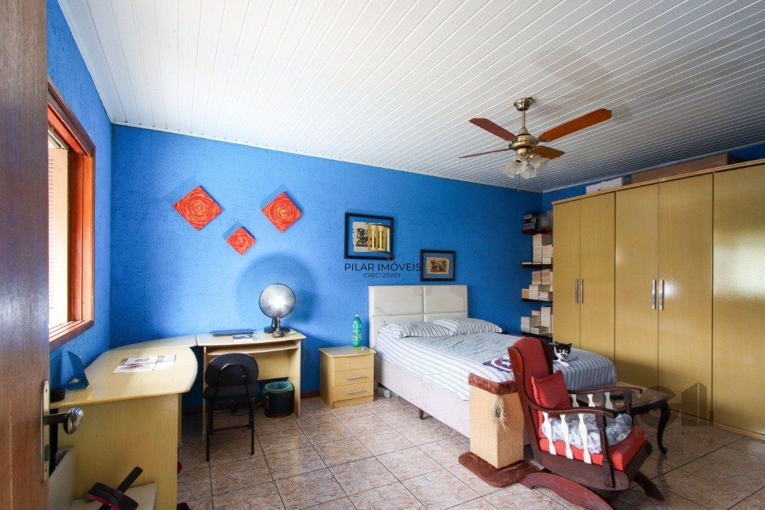 Excelente Casa Tipo Sobrado de alvenaria