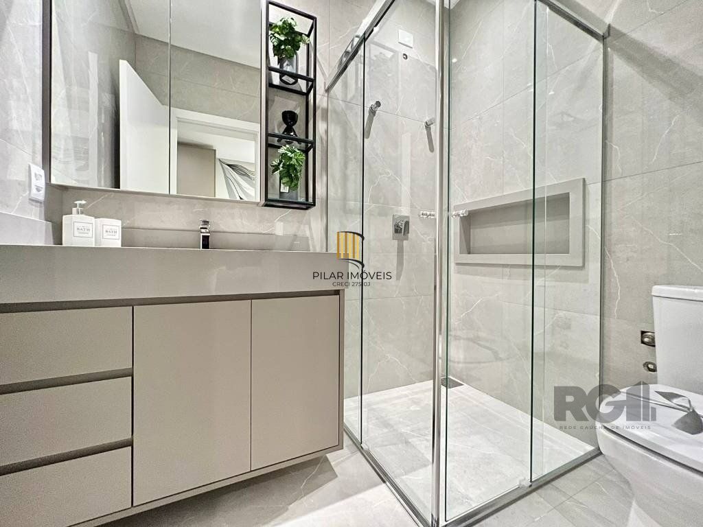 Casa térrea no Condomínio Velas da Marina com 4 suítes, piscina e 243m² privativos
