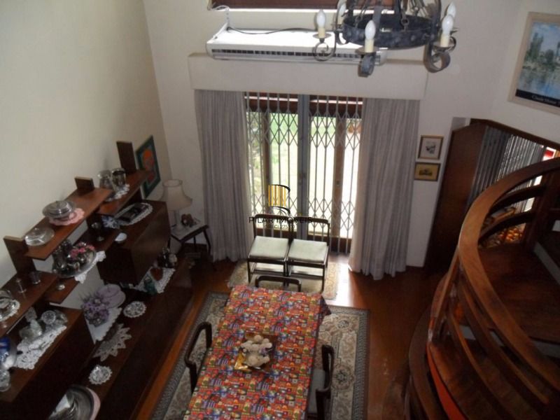 Casa para Venda - 290m², 3 dormitórios, sendo 1 suites, 3 vagas - Nonoai